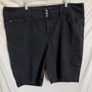 Torrid Black Women's Bermuda Shorts